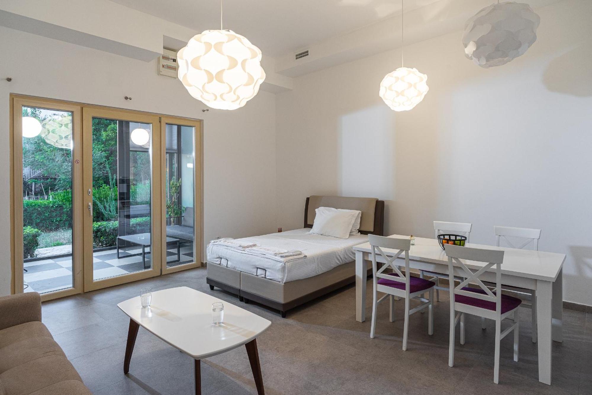 Vertmont Apartments Sveti Stefan Eksteriør bilde